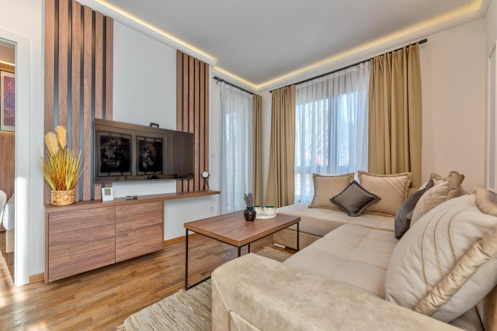 Velika Recepcija Cc Magnet Aparthotel Ζλάτιμπορ Εξωτερικό φωτογραφία