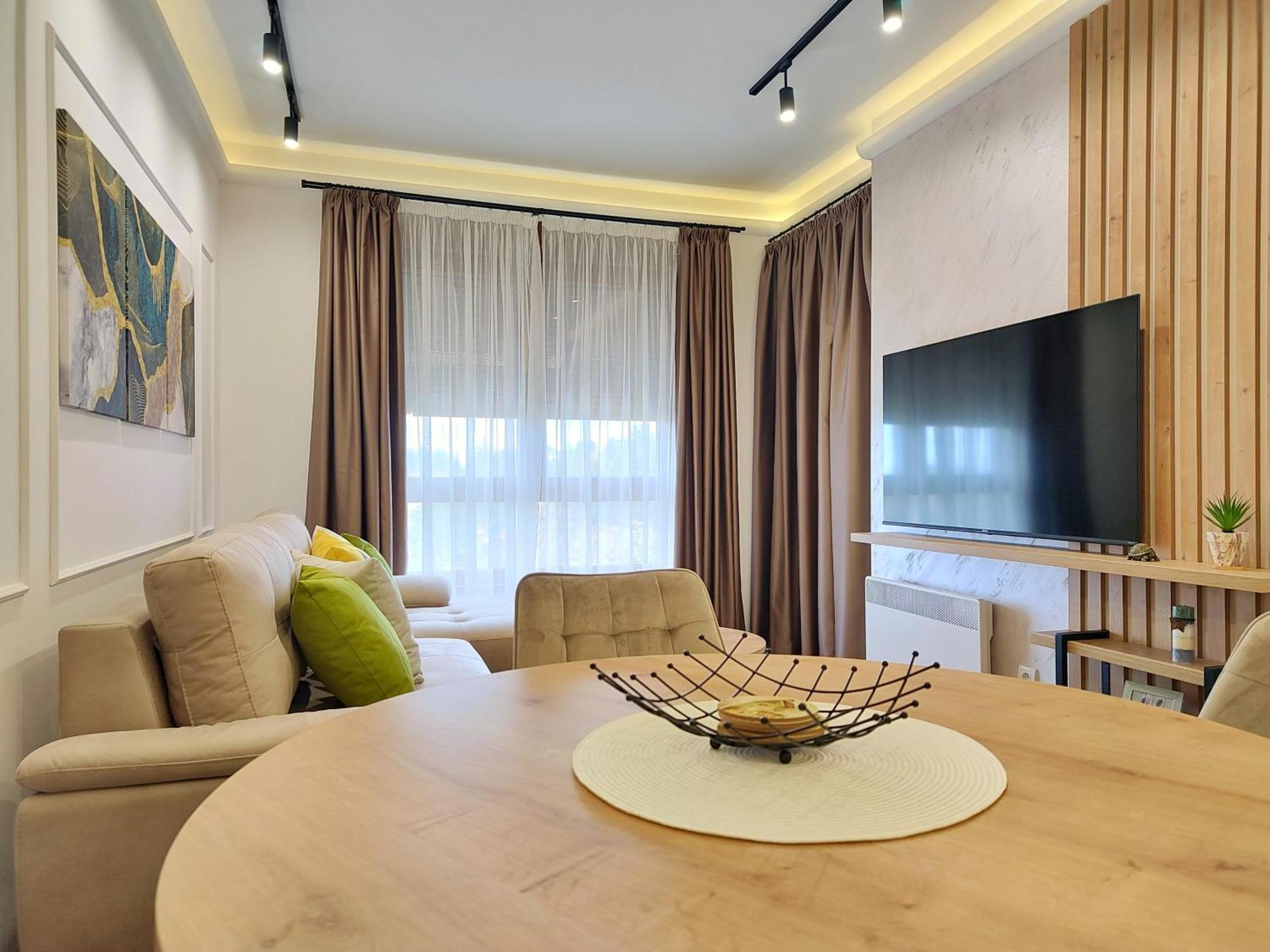 Velika Recepcija Cc Magnet Aparthotel Ζλάτιμπορ Εξωτερικό φωτογραφία